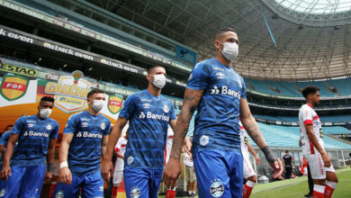 Photo of «Гремио» вышел на матч в защитных масках в знак протеста